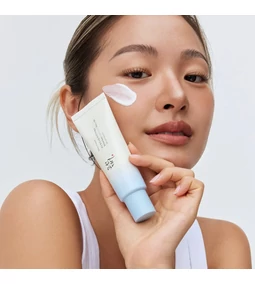 Naj živi SPF! Top lestvica K-beauty izdelkov za zaščito pred soncem