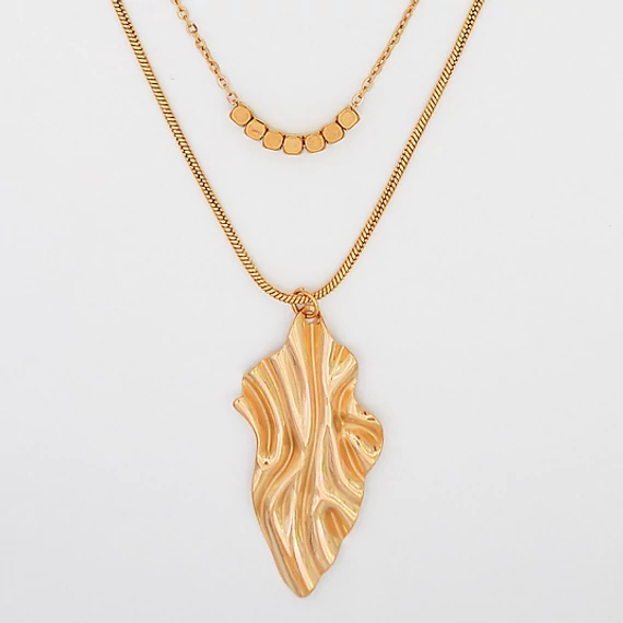 immaculati leafie golden necklace 3