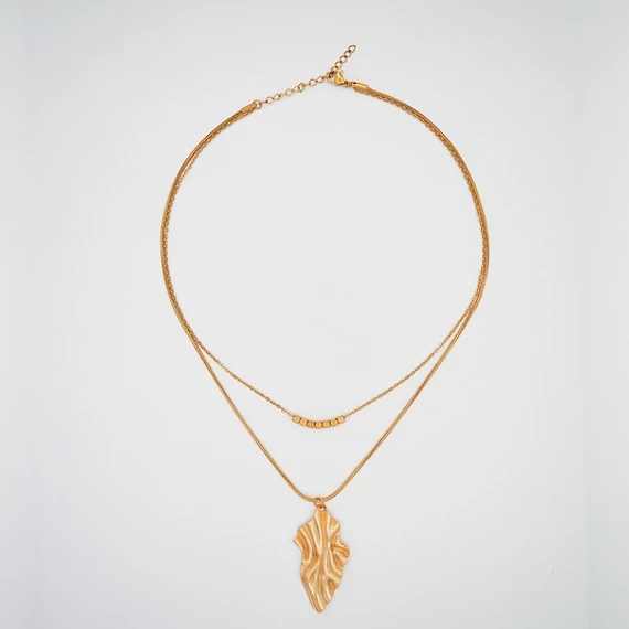 immaculati leafie golden necklace 4