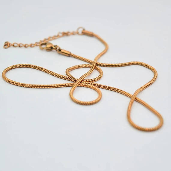 immaculati snake chai golden necklace 2