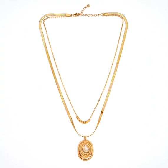 immaculati tanglie golden necklace 2