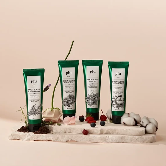 Plu Body Scrub – Cotton Blossom – Nežen Telesni Piling 200g