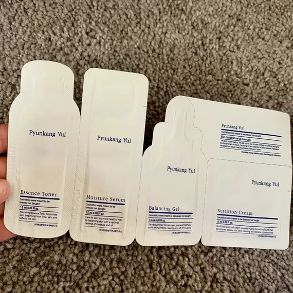 Pyunkang Yul Sample Pouch 1 White (sample) – Set Vzorčnih Izdelkov za Obraz 4x1.5ml (sample)