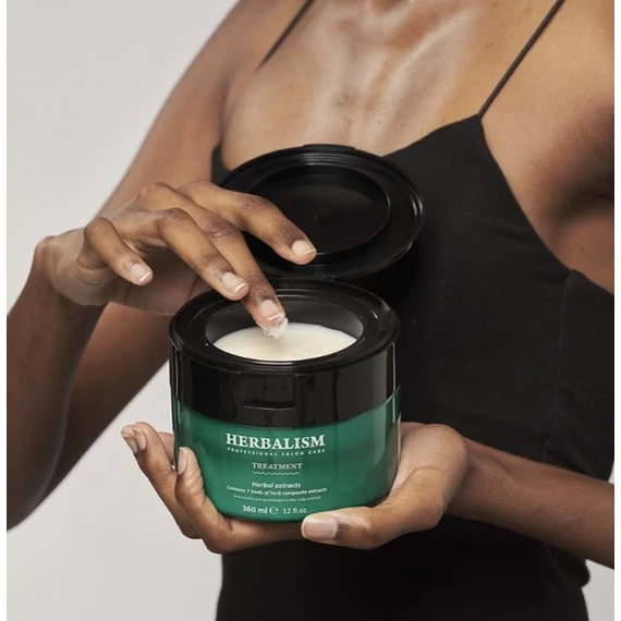 Lador Herbalism Treatment – Krepčilna Maska Za Lase Z Zeliščnimi Ekstrakti 360ml