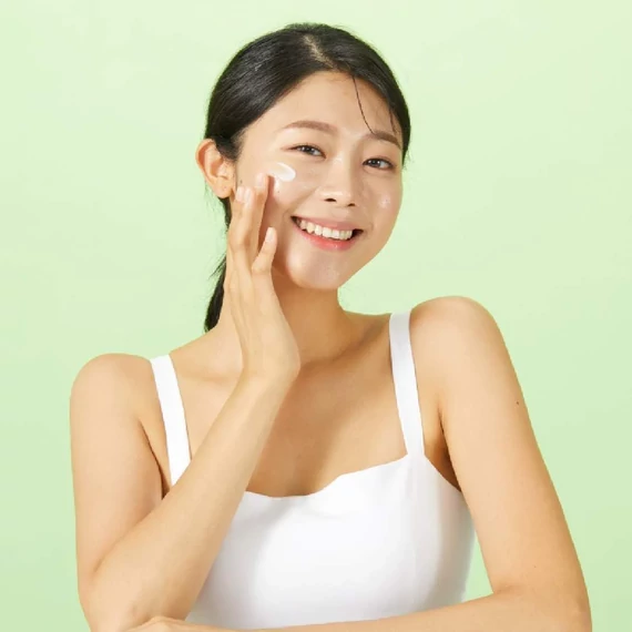 Round Lab Birch Juice Mild-Up Sunscreen (sample) – Krema Za Zaščito Pred Soncem S Brezinim Sokom 2ml (sample)