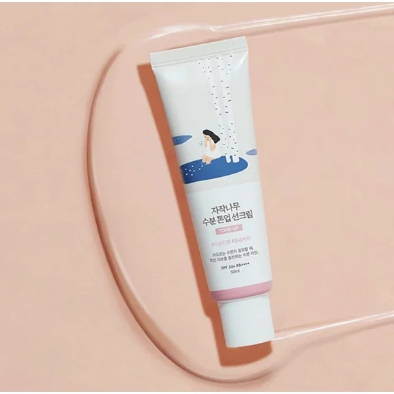 Round Lab Birch Juice Moisturizing Tone-Up Sunscreen SPF50+ PA++++ (sample) – Tónovací Hydratačný Opaľovací Krém SPF50+ PA++++ 2ml (sample)